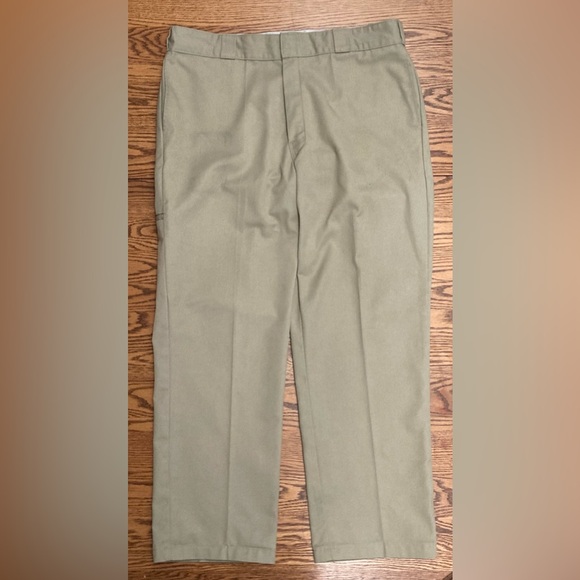 🔥DICKIES🔥REGULAR FIT khaki PANTS with cell phone pocket sz38x30🌟GUC🌟 - Picture 2 of 8